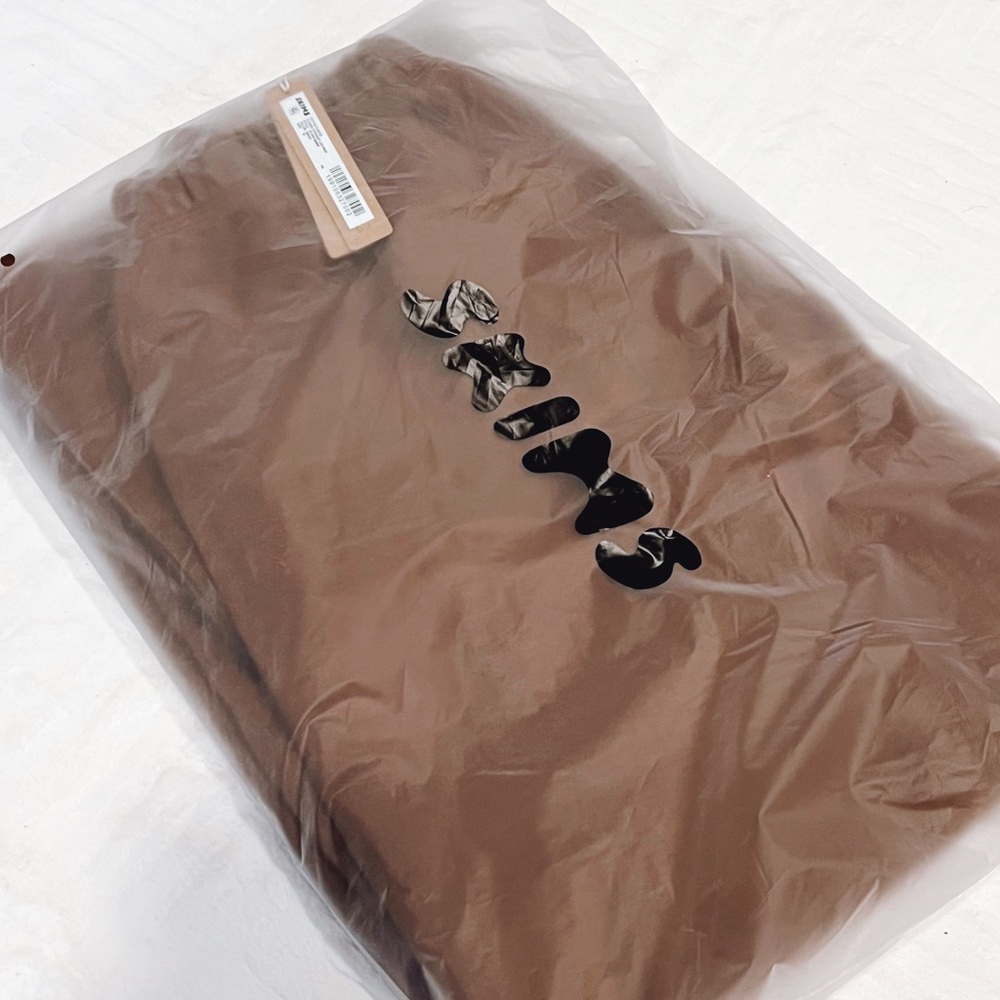 SKIMS bison Sz M free ship cotton fleece straight sweatpant $88 MSRP NEW IN BAG